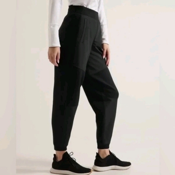 ATHLETA Get Set Hybrid Joggers Size Large - Picture 3 of 11